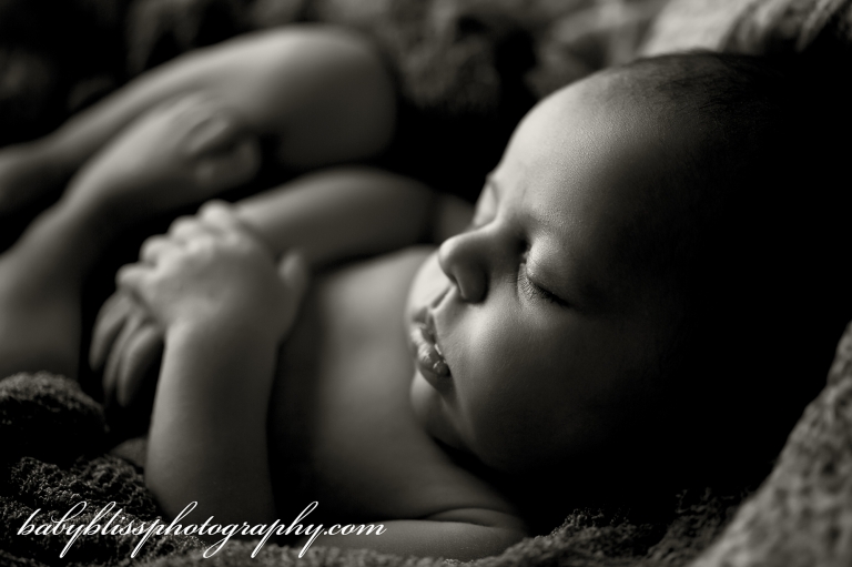 kelowna-newborn-photographer-baby-bliss-photography-www-babyblissphotography-ca-01