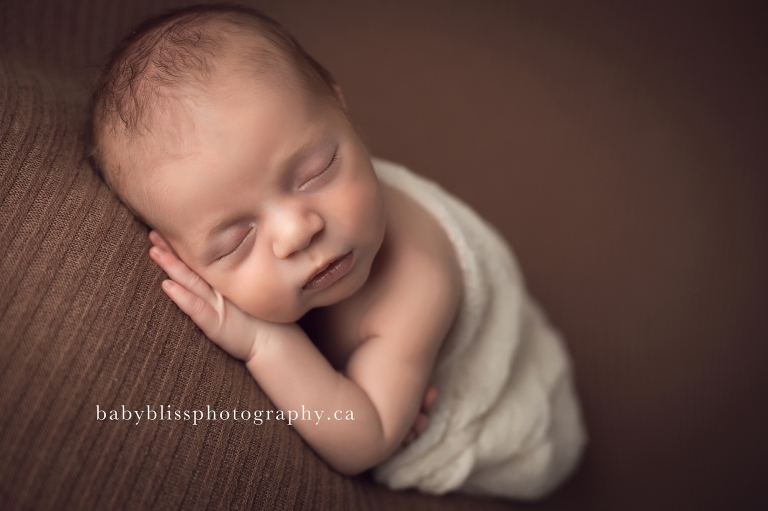 Okanagan Newborn Photographer | Baby Bliss Photography | www.babyblissphotography.ca